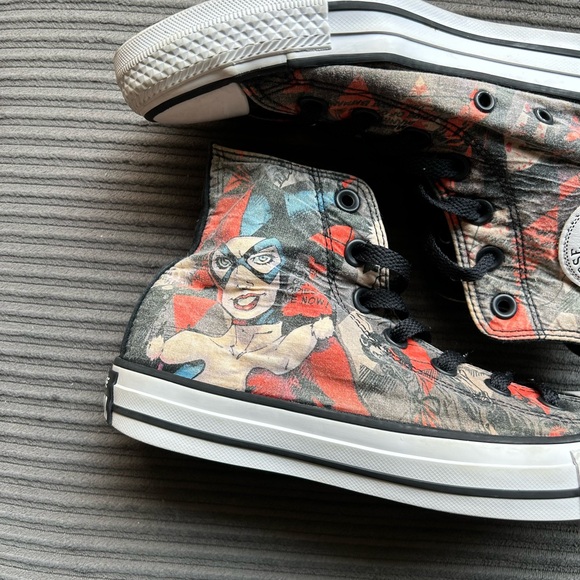 Harley Quinn Converse All Star Chuck Taylor DC Comics Batman Joker Size 5M/7W - Picture 4 of 8